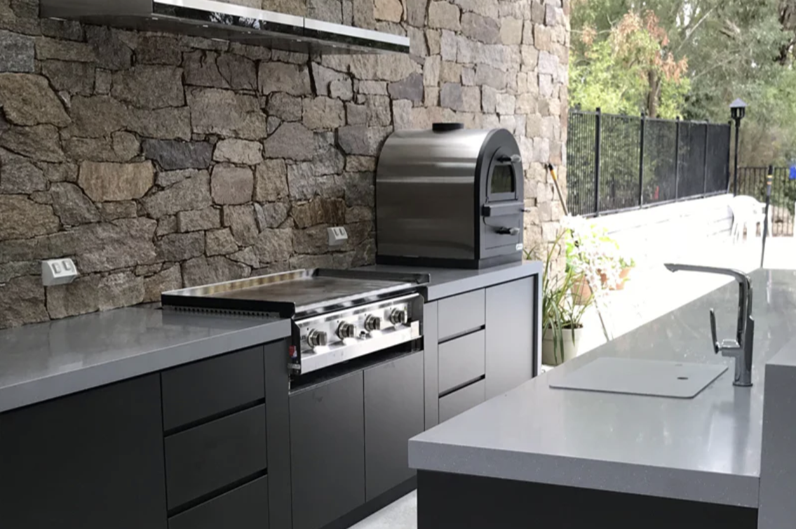 Outdoor kitchen image