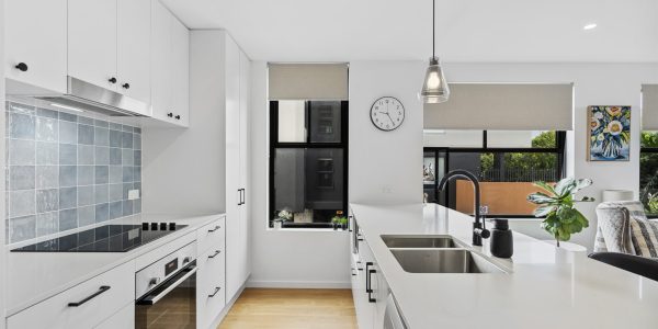 005_Open2view_ID941302-201_Rochat_Avenue